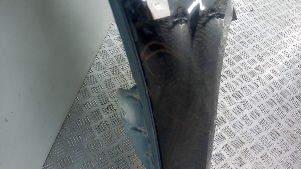 Крыло переднее правое