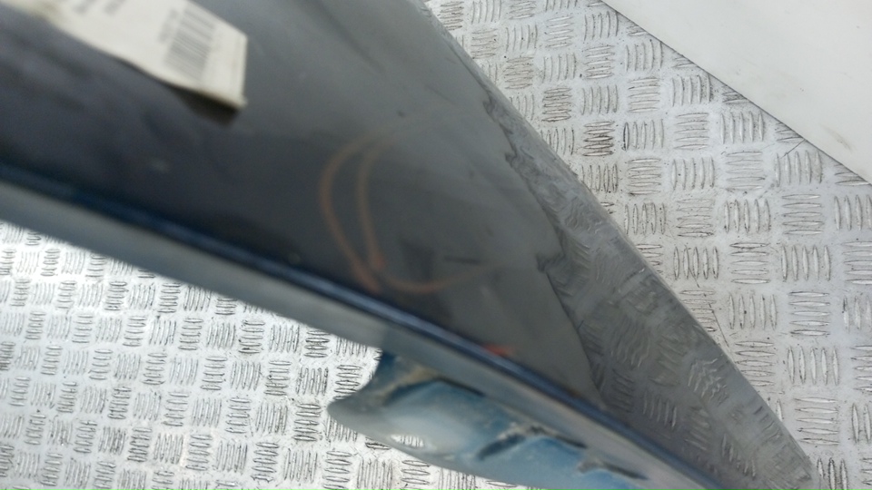 Крыло переднее правое