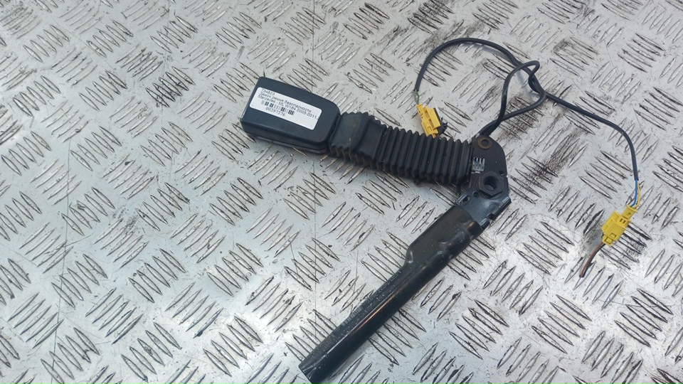 Ответная часть ремня безопасности