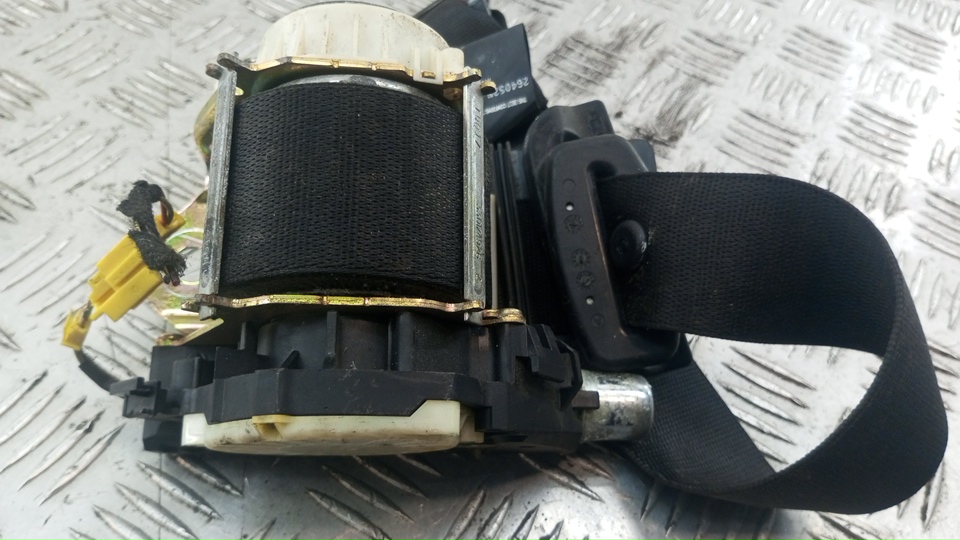 Ремень безопасности с пиропатроном