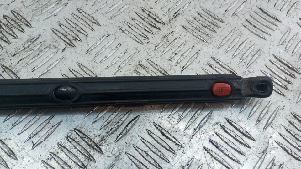 Амортизатор капота