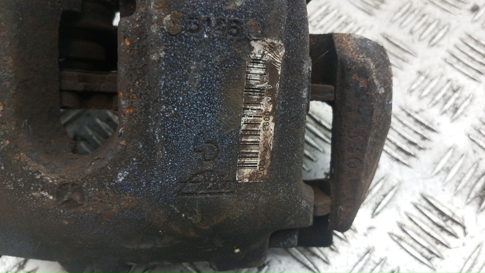 Суппорт передний левый