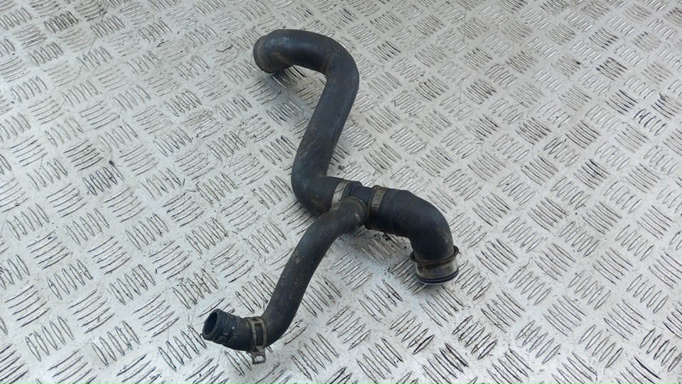 Патрубок радиатора