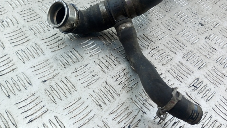 Патрубок радиатора