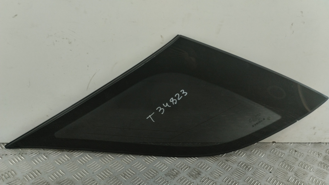 Стекло кузовное глухое левое