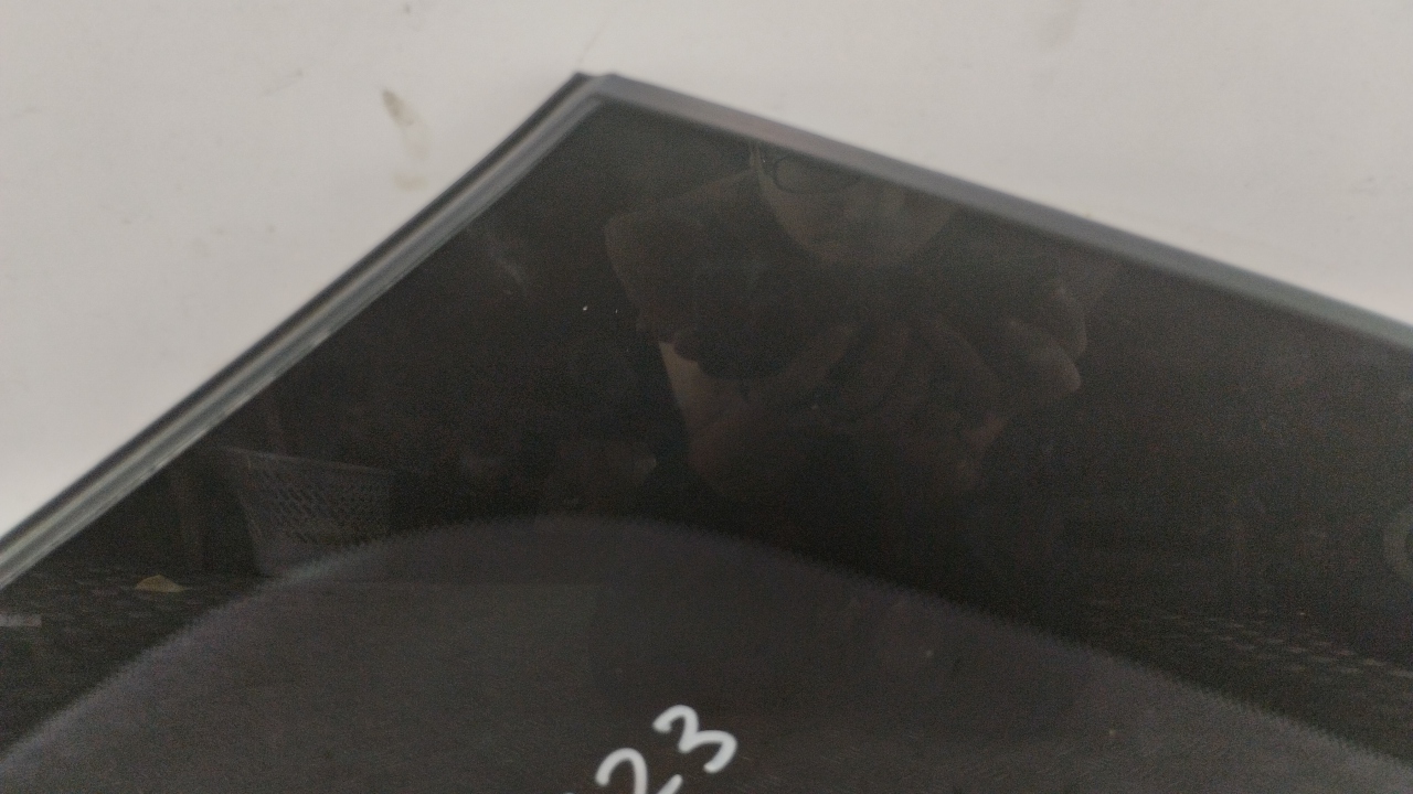 Стекло кузовное глухое левое