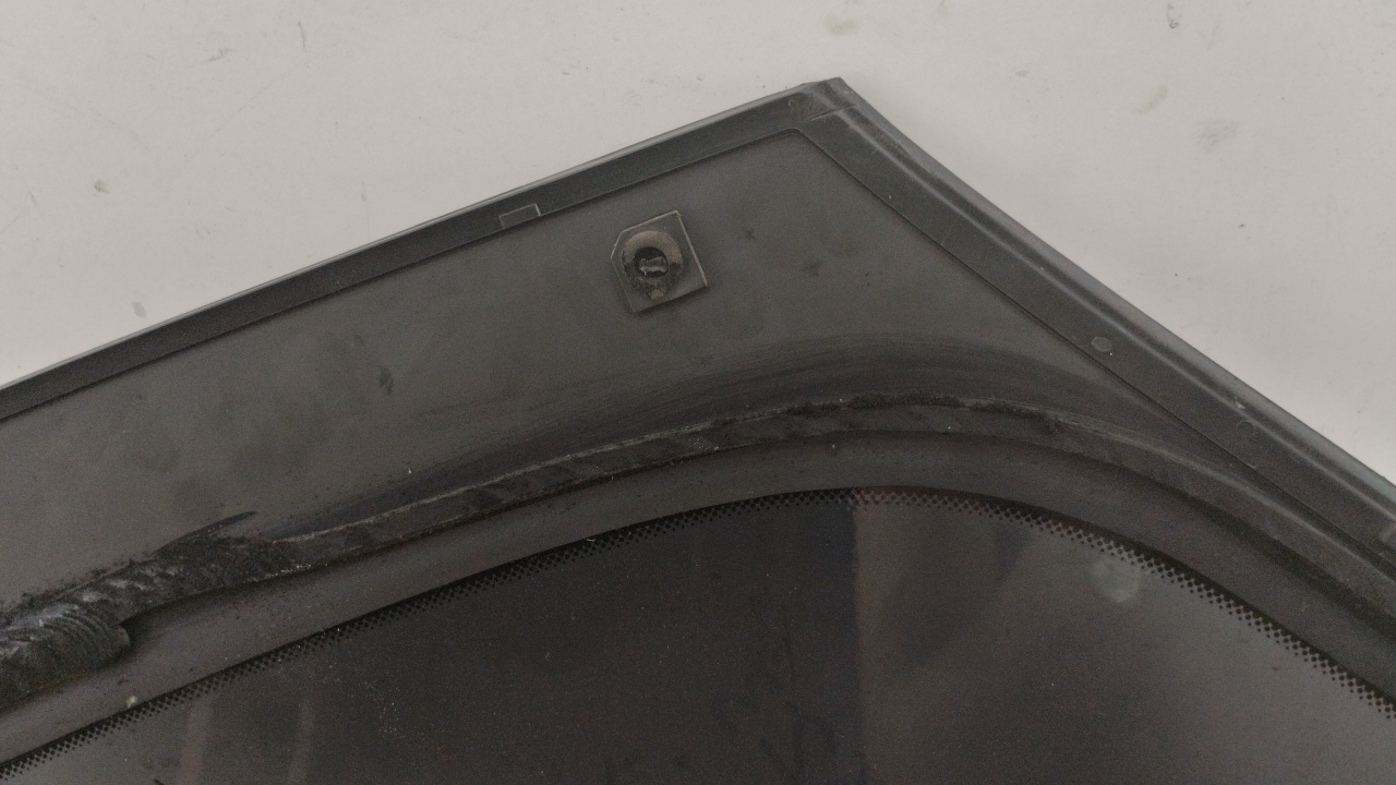 Стекло кузовное глухое левое