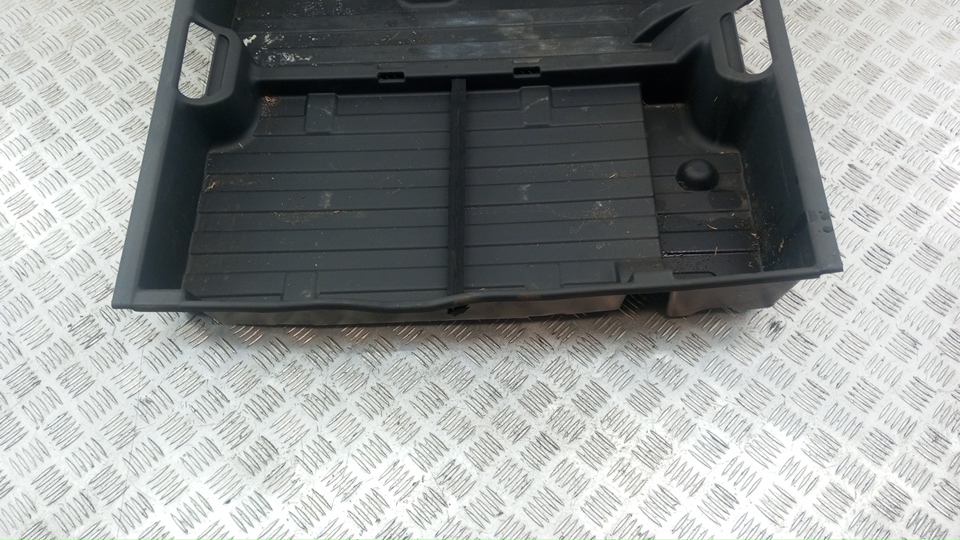 Пол багажника