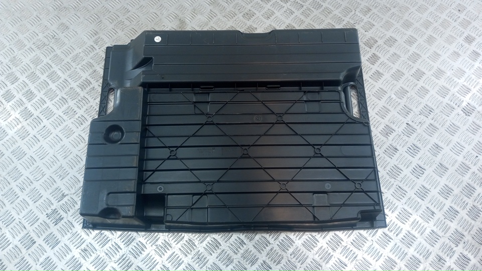 Пол багажника