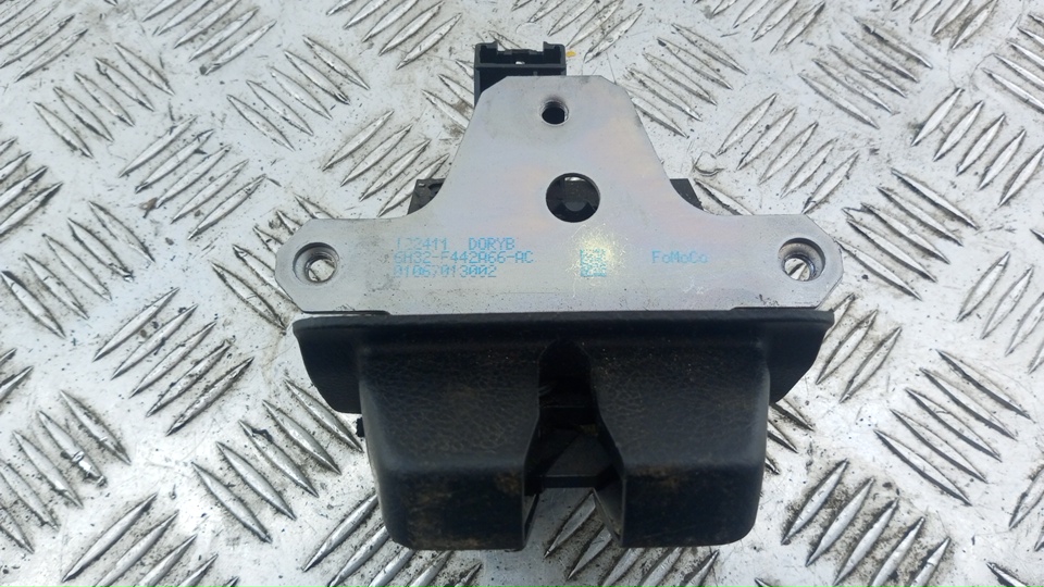 Замок багажника