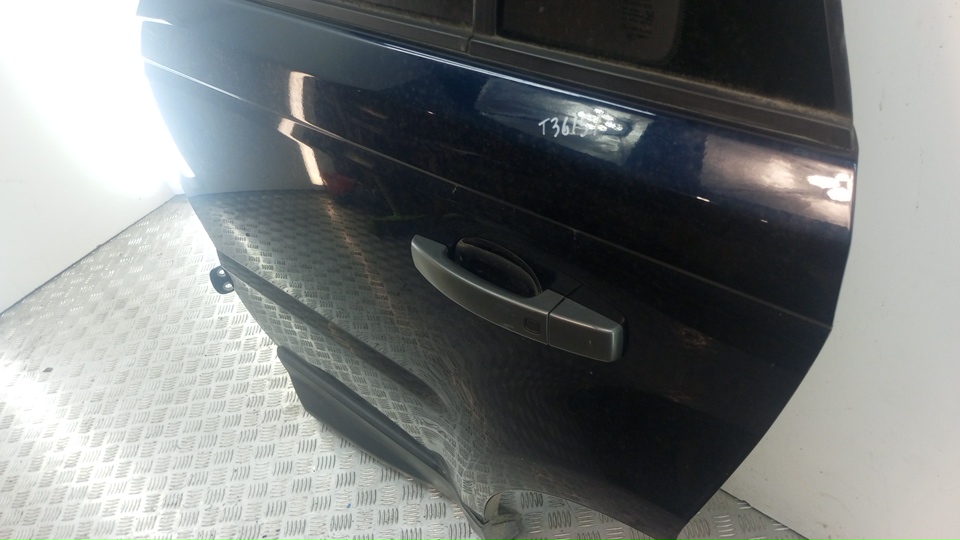 Дверь задняя левая