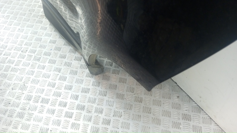 Дверь задняя левая