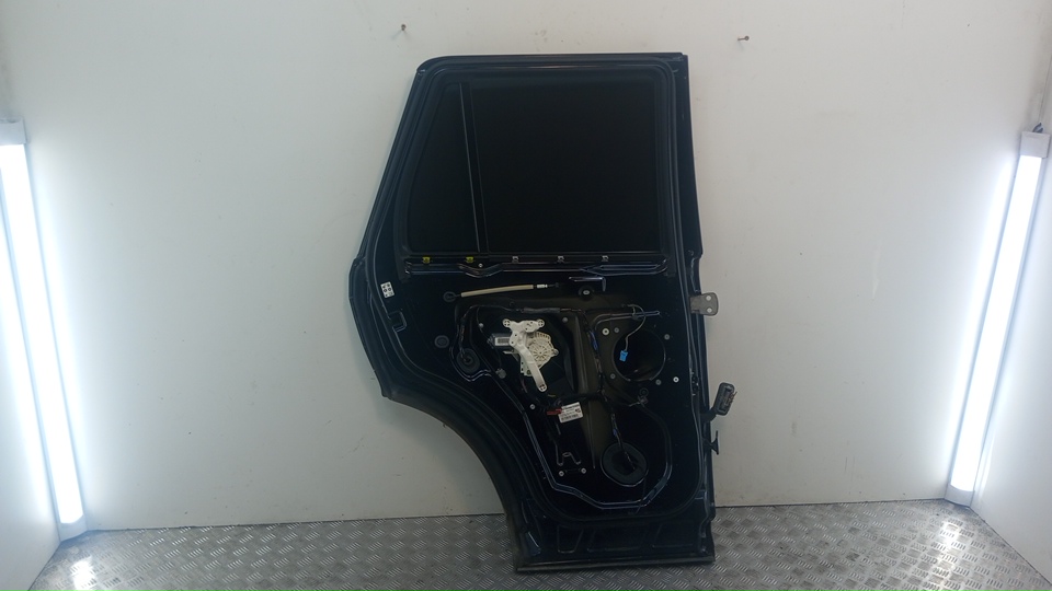 Дверь задняя левая