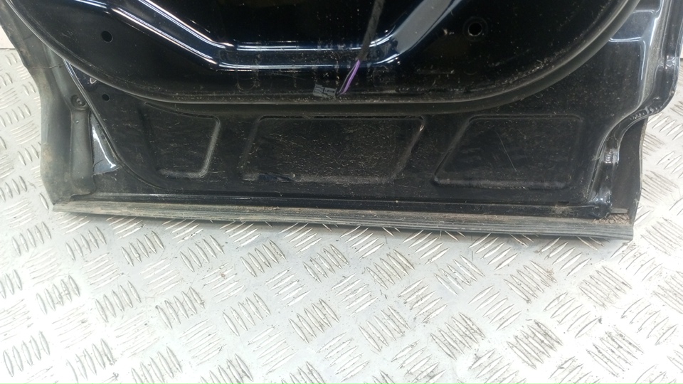 Дверь задняя левая