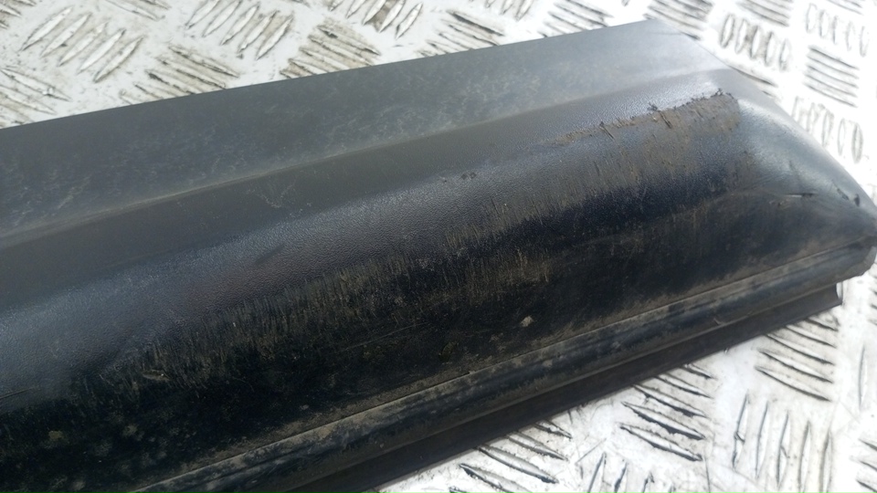 Накладка двери задней правой