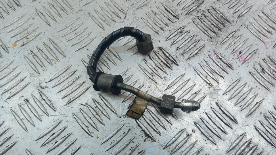 Трубка топливная