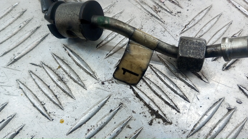 Трубка топливная