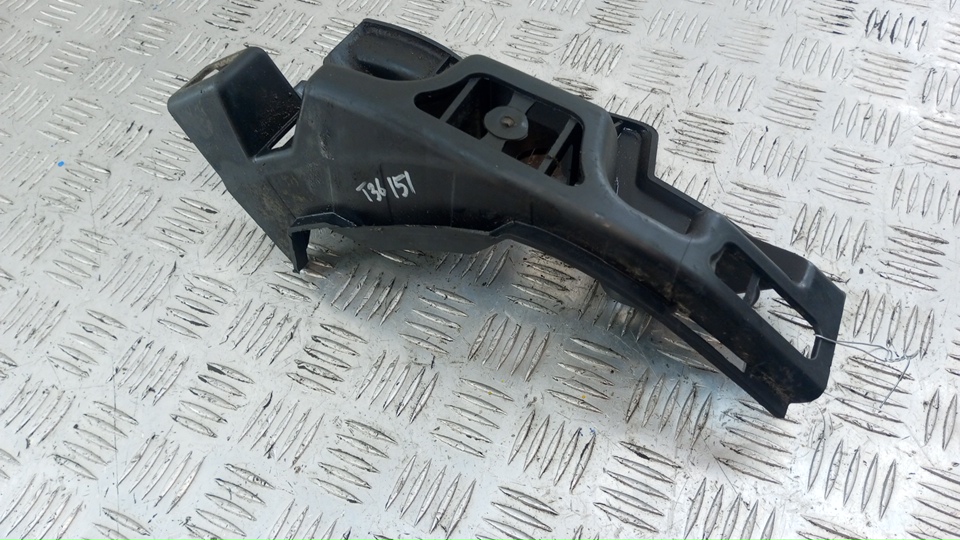 Кронштейн заднего бампера левый