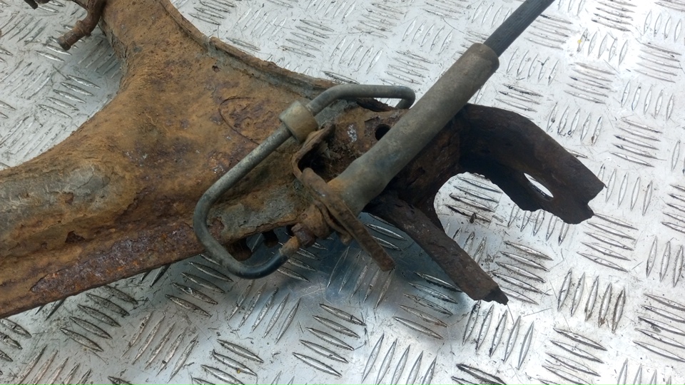 Рычаг задний верхний правый