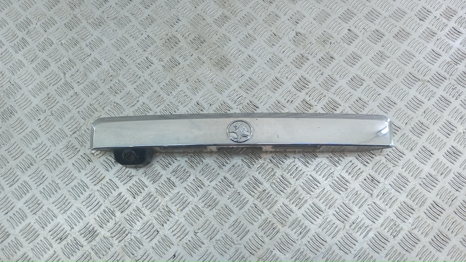 Накладка двери багажника