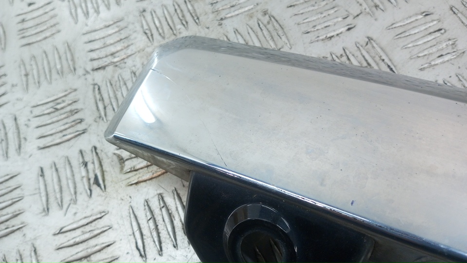 Накладка двери багажника