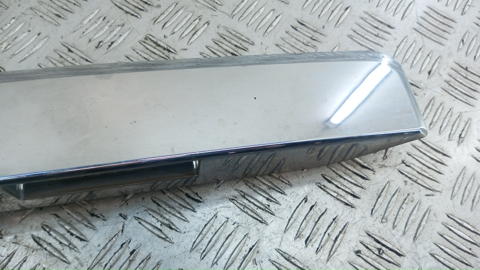 Накладка двери багажника