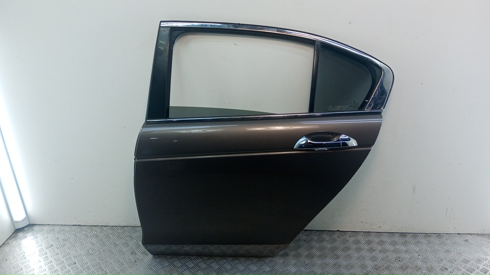 Дверь задняя левая