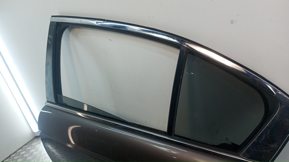 Дверь задняя левая