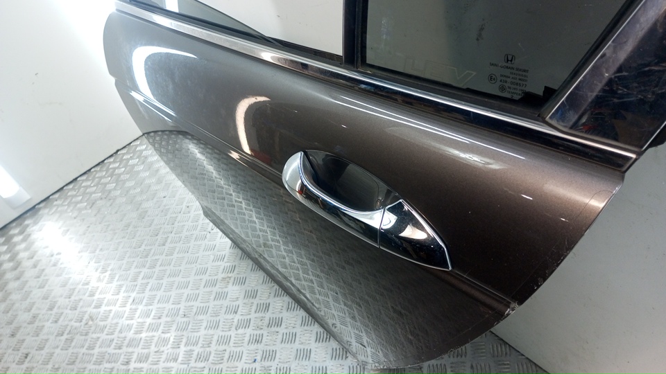 Дверь задняя левая