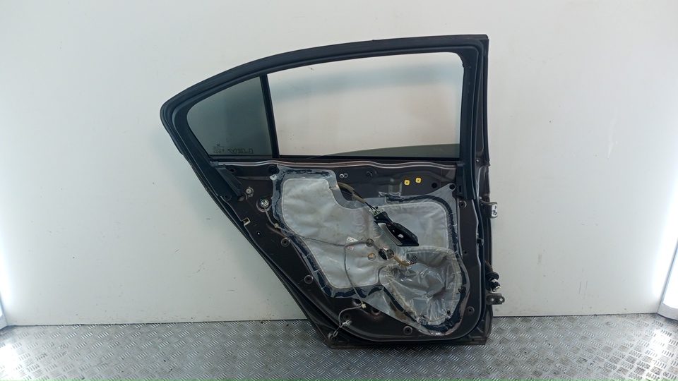 Дверь задняя левая