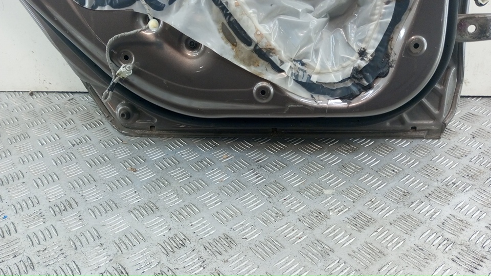 Дверь задняя левая