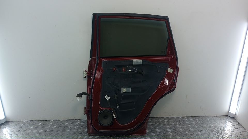 Замок двери задней правой