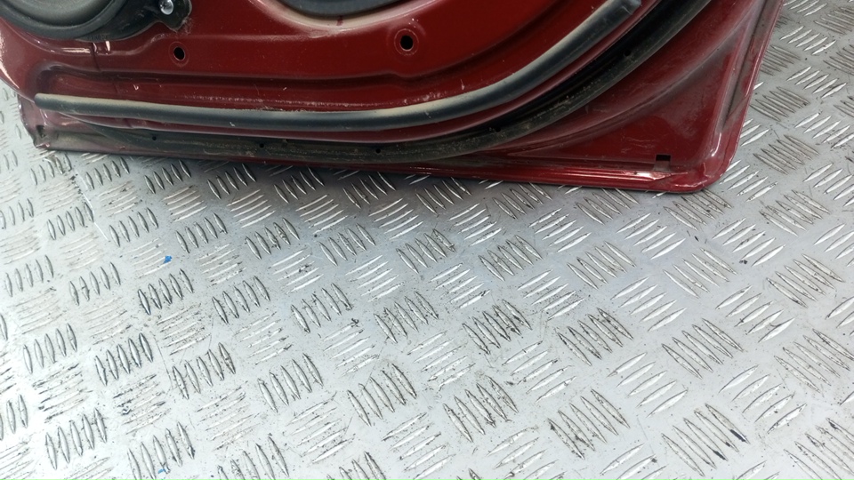 Дверь задняя правая