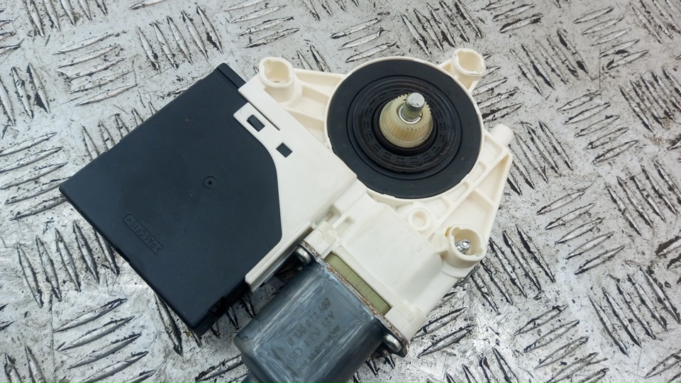 Моторчик стеклоподъемника