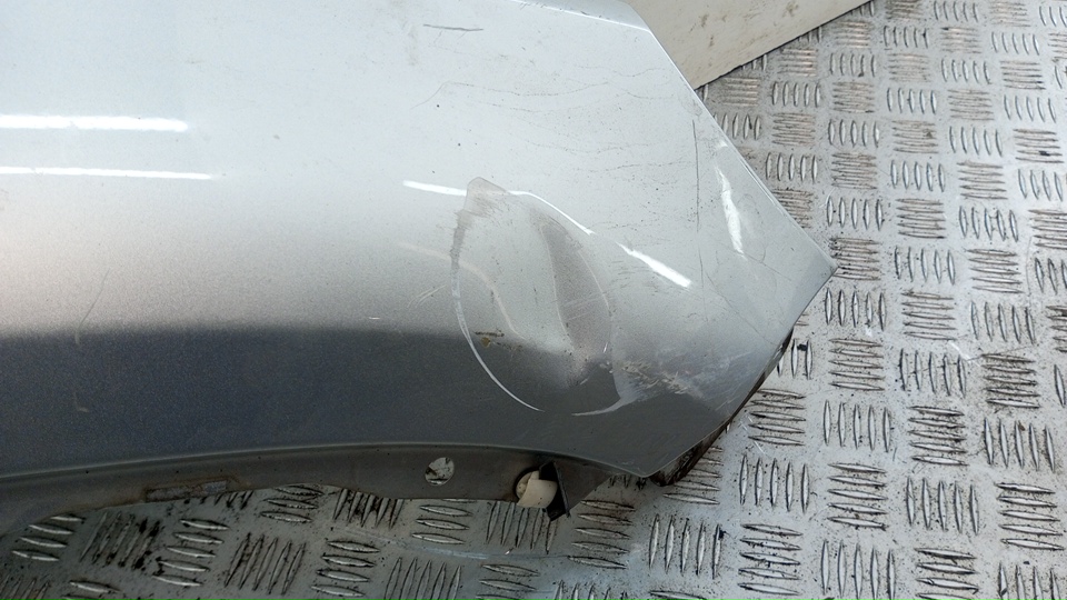 Крыло переднее правое