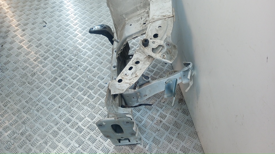 Лонжерон передний левый