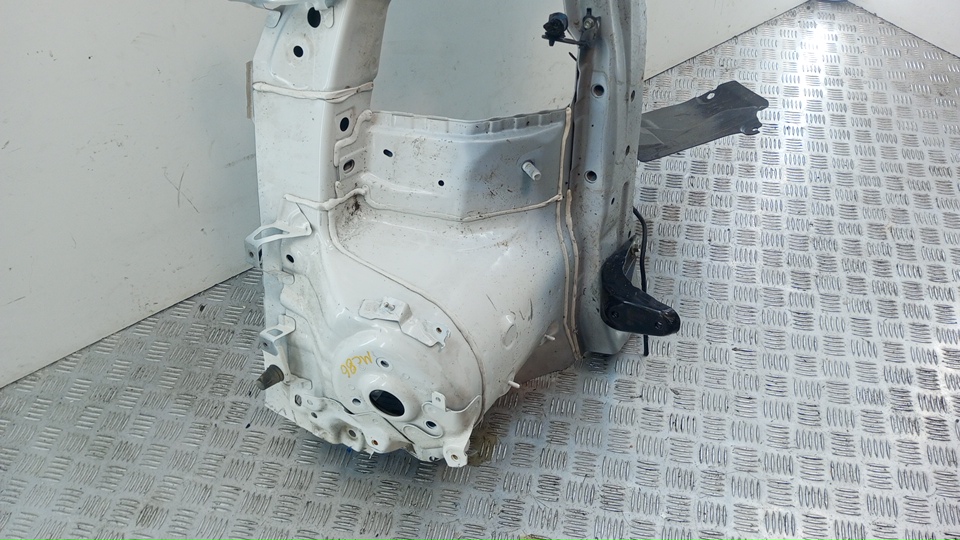 Лонжерон передний левый