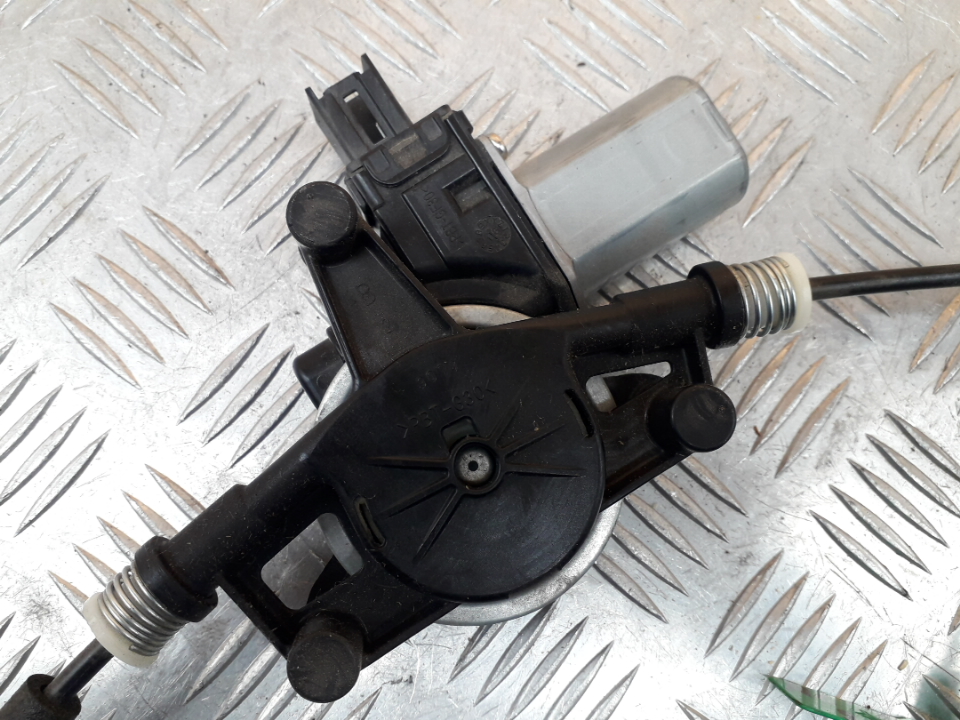 Стеклоподъемник электр. задний левый