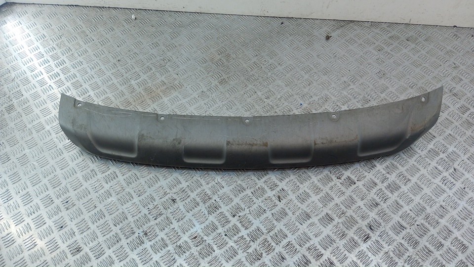 Накладка переднего бампера