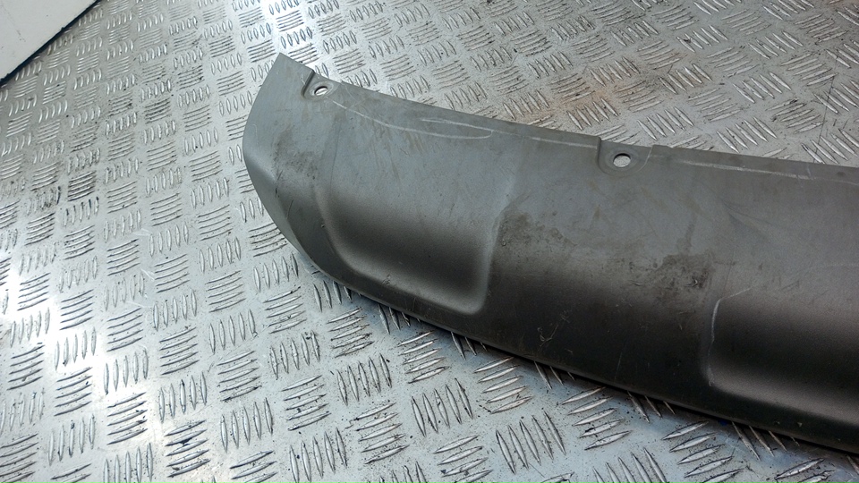 Накладка переднего бампера