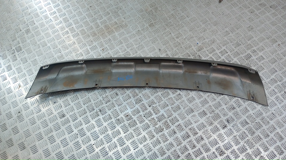 Накладка переднего бампера