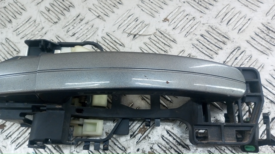 Ручка двери задней наружная правая