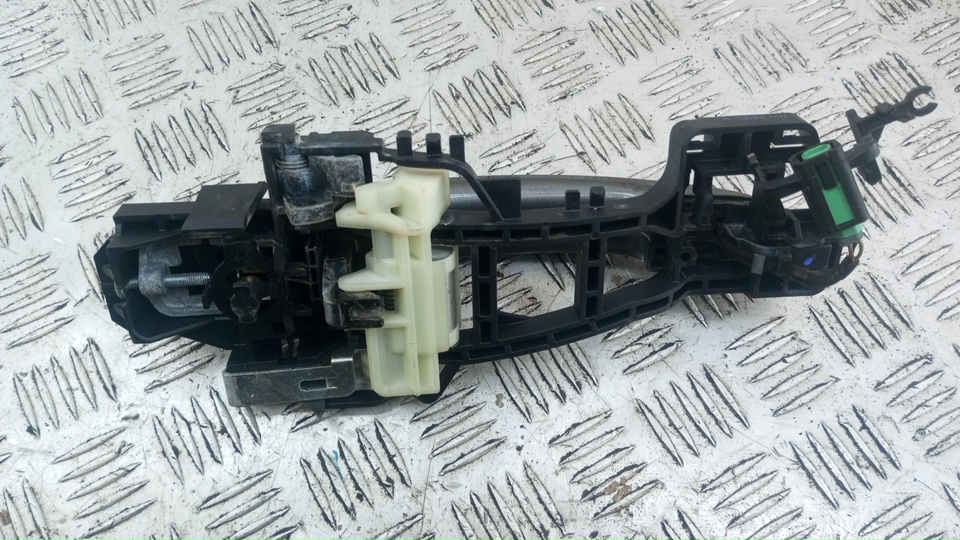 Ручка двери задней наружная правая