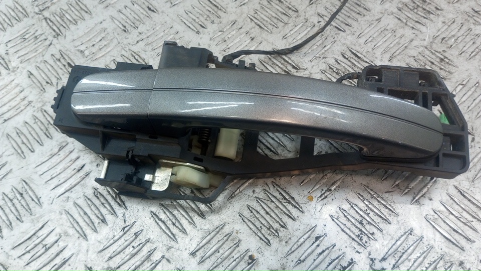 Ручка двери задней наружная левая