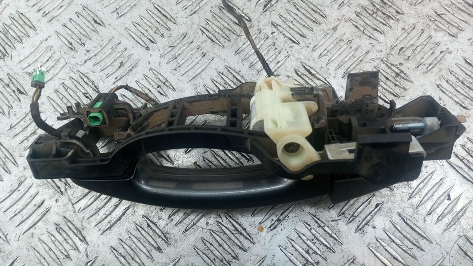 Ручка двери задней наружная левая