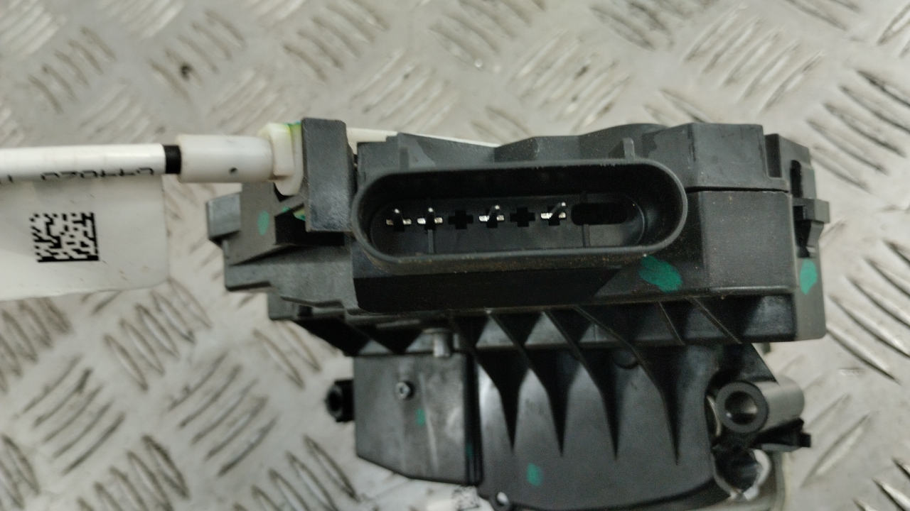 Замок двери задней правой