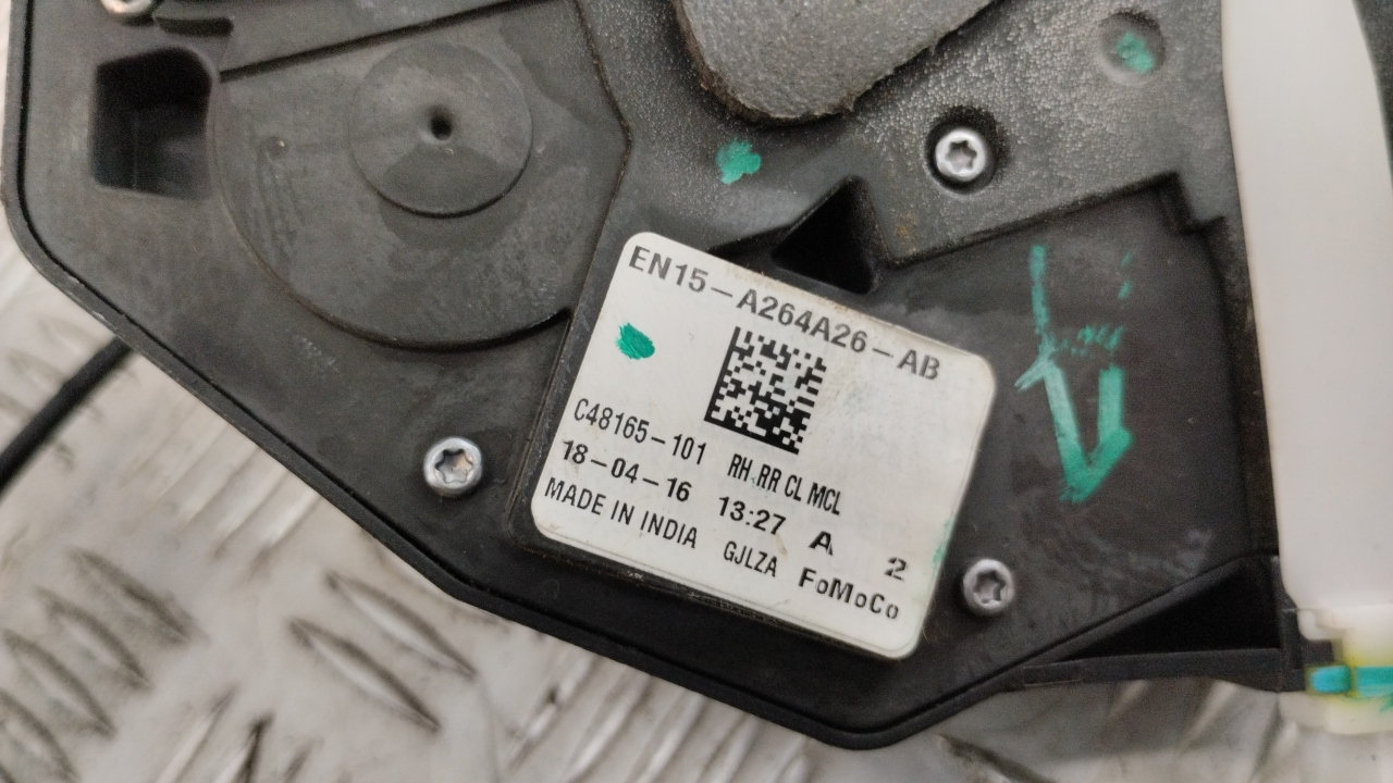 Замок двери задней правой