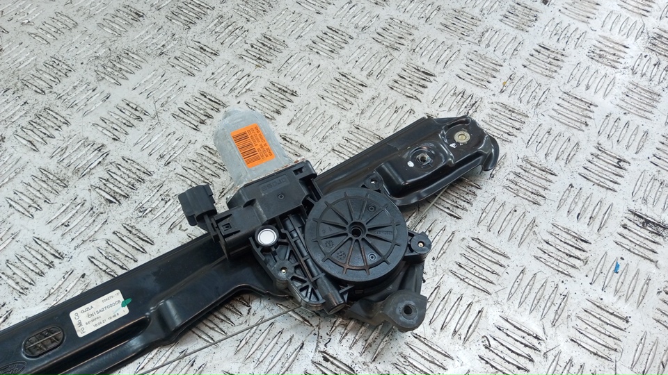 Стеклоподъемник электр. задний правый