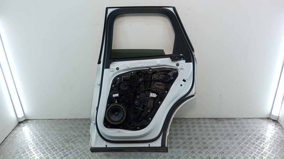 Замок двери задней правой