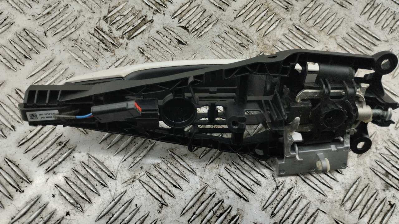 Ручка двери задней наружная левая